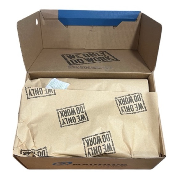 Nautilus Velocity Safety Shoes Womens 10B Carbon Fiber Toe Slip Resistant New - Picture 7 of 7